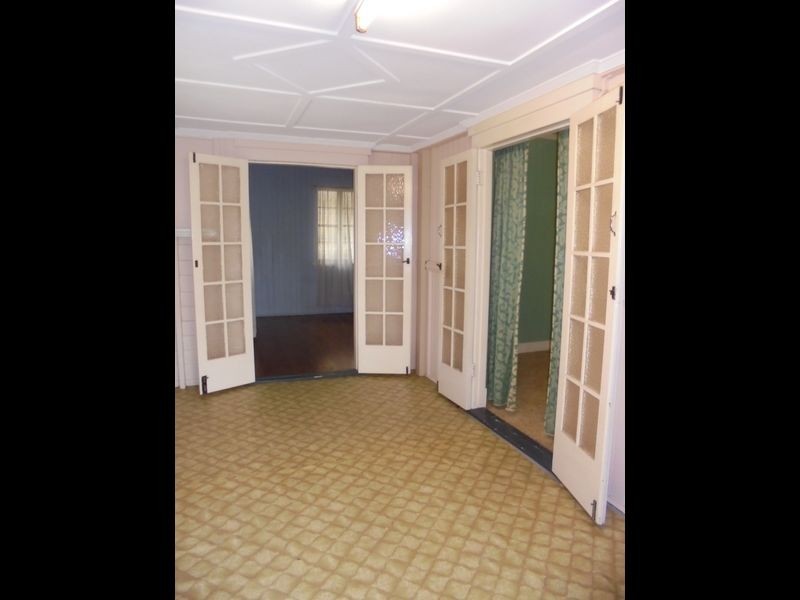 10 Bennett, East Ipswich QLD 4305