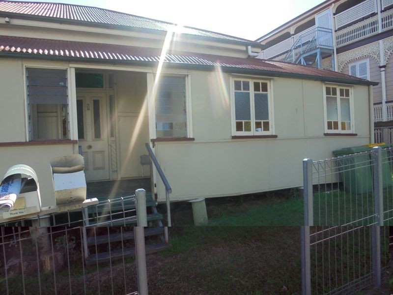 1/7 Brisbane Street, Ipswich QLD 4305