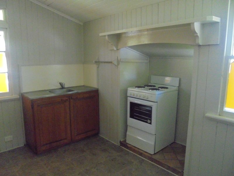 1 Cook Street, Booval QLD 4304