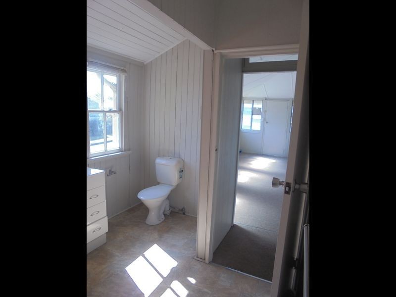 1 Cook Street, Booval QLD 4304