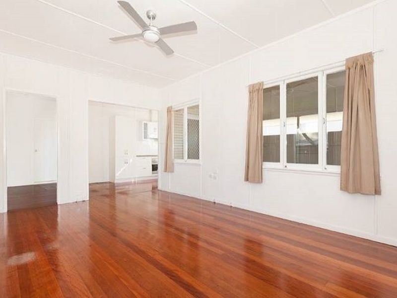 165 South Station Rd, Silkstone QLD 4304