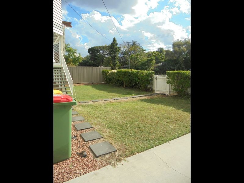 8 McGrath Lane, Booval QLD 4304