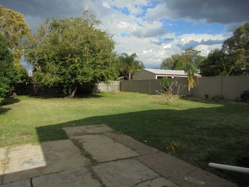 8 McGrath Lane, Booval QLD 4304
