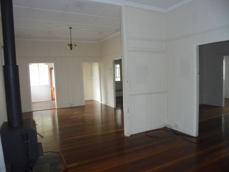 8 McGrath Lane, Booval QLD 4304