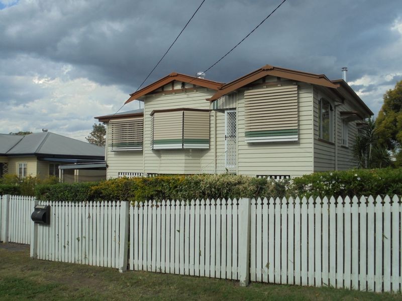 8 McGrath Lane, Booval QLD 4304