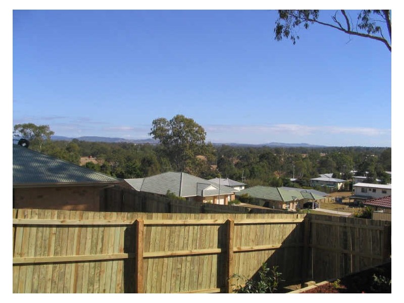 10B Phoenix Court, Churchill QLD 4305