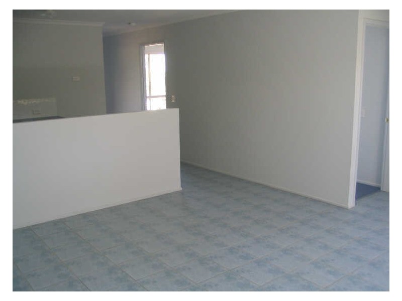 10B Phoenix Court, Churchill QLD 4305