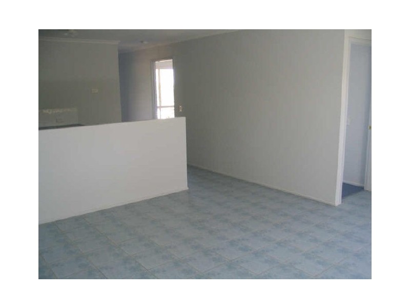 10B Phoenix Court, Churchill QLD 4305