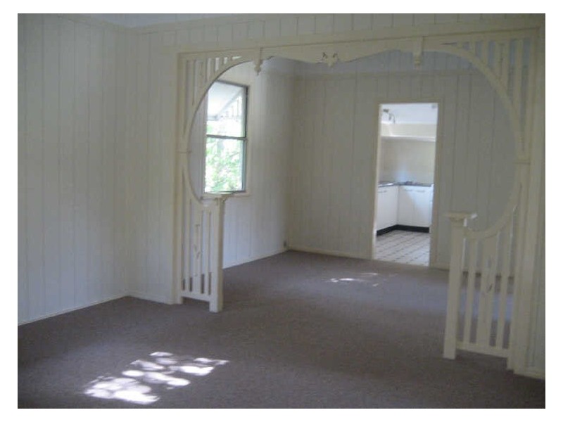 4 Charlotte Street, Blackstone QLD 4304
