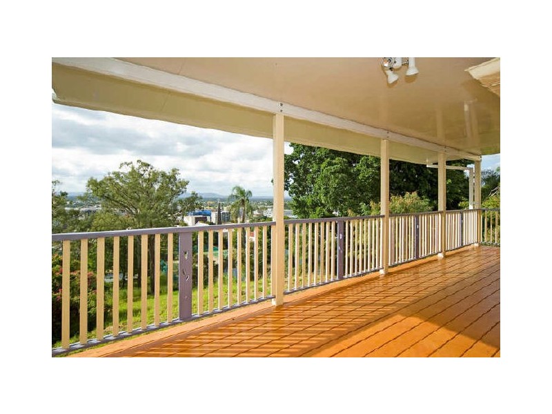 10 Chelmsford Avenue, Ipswich QLD 4305