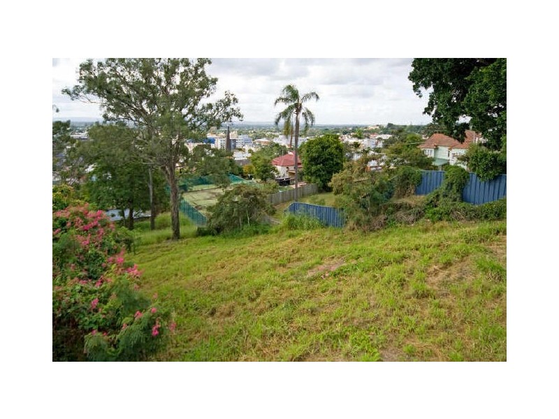 10 Chelmsford Avenue, Ipswich QLD 4305