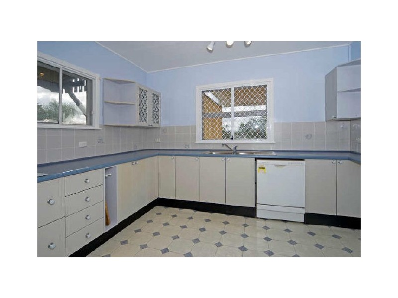 10 Chelmsford Avenue, Ipswich QLD 4305