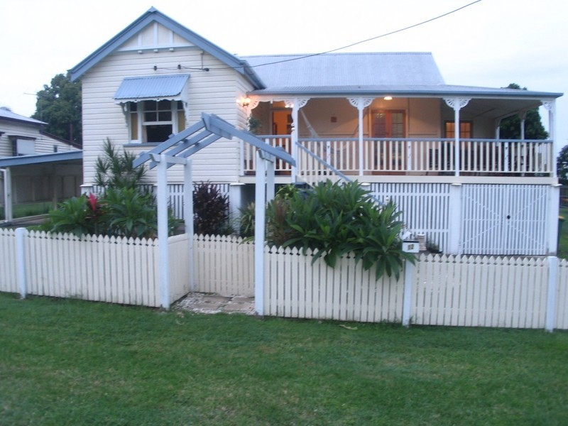 12 Foote Street, Newtown QLD 4305