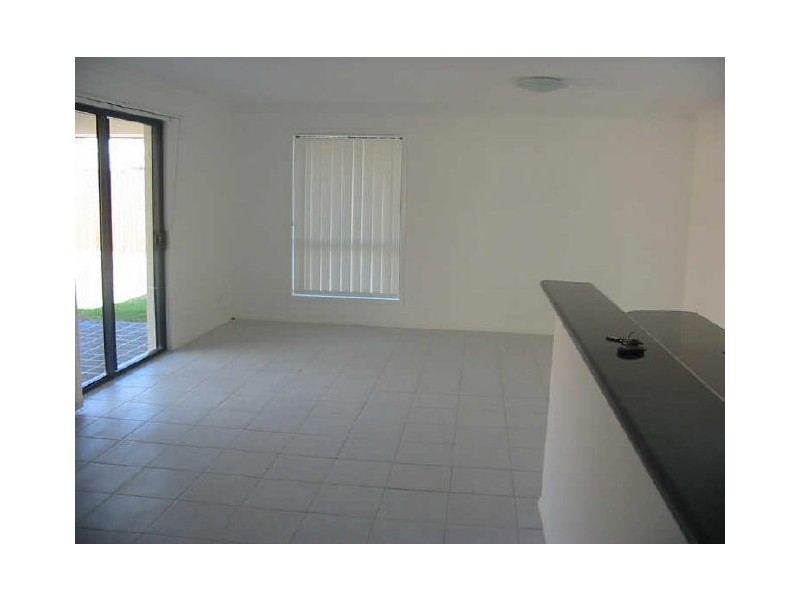 2 Dewhurst Cres, Raceview QLD 4305