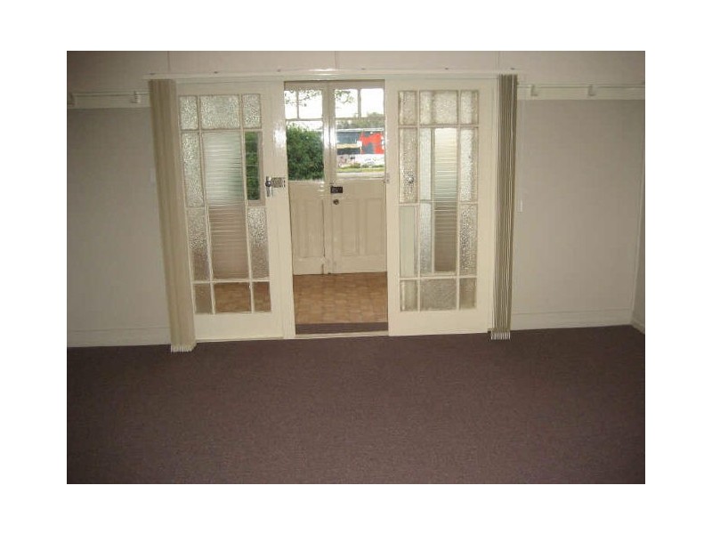 187 Brisbane Road, Booval QLD 4304