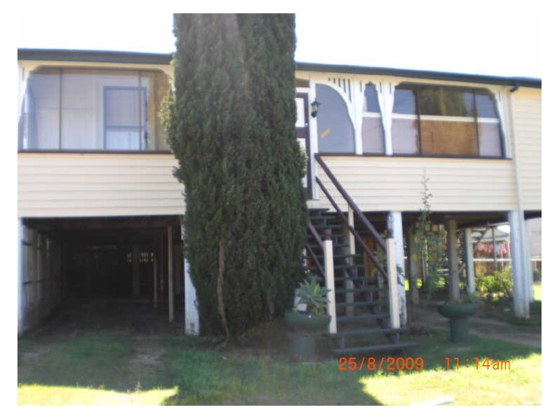2/136 Jacaranda Street, North Booval QLD 4304