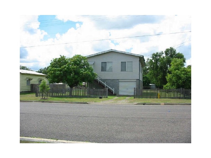 16 New Chum, Dinmore QLD 4303