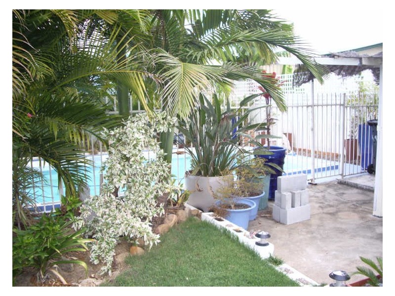 11 Cross Street, Raceview QLD 4305