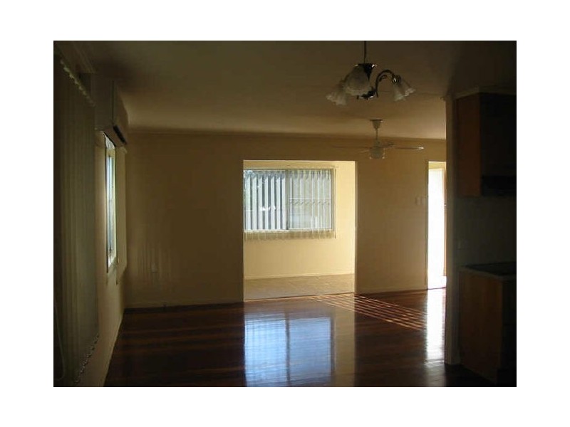 296 South Station Road, Raceview QLD 4305