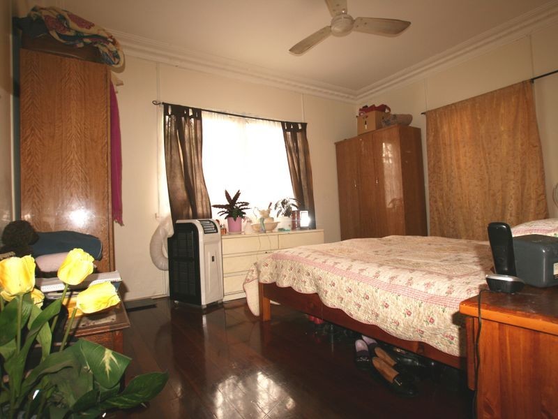 2 Milford Street, Ipswich QLD 4305