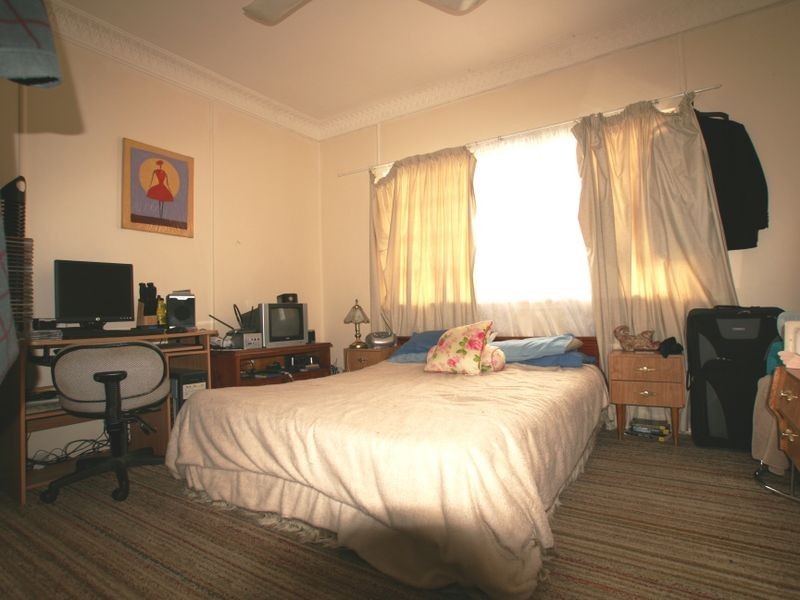 2 Milford Street, Ipswich QLD 4305