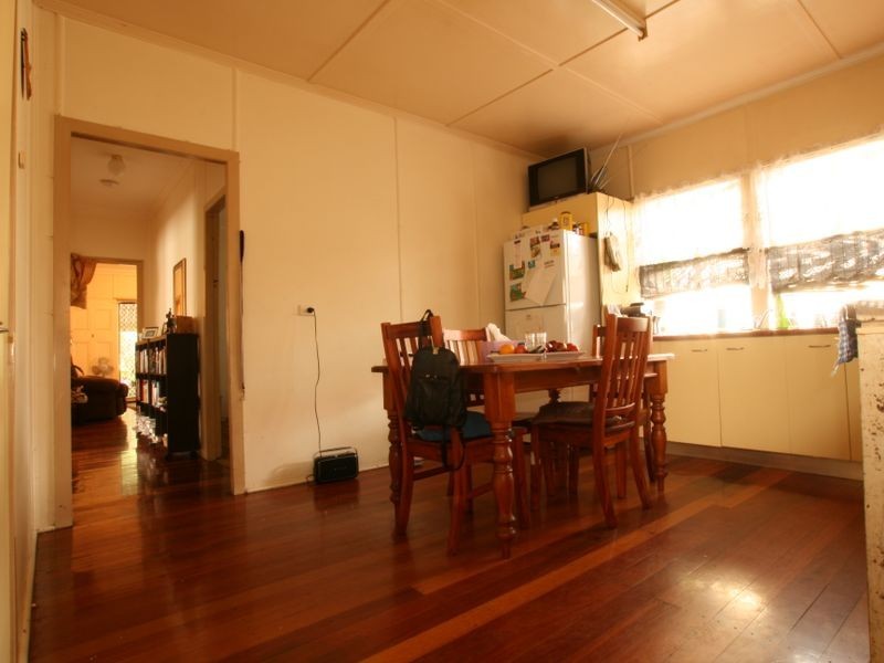2 Milford Street, Ipswich QLD 4305