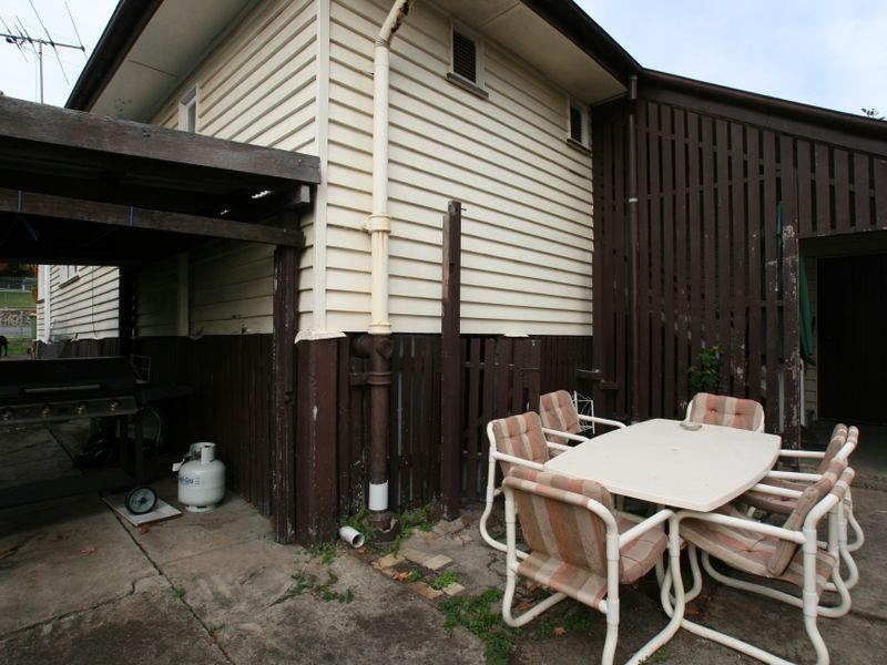 2 Milford Street, Ipswich QLD 4305
