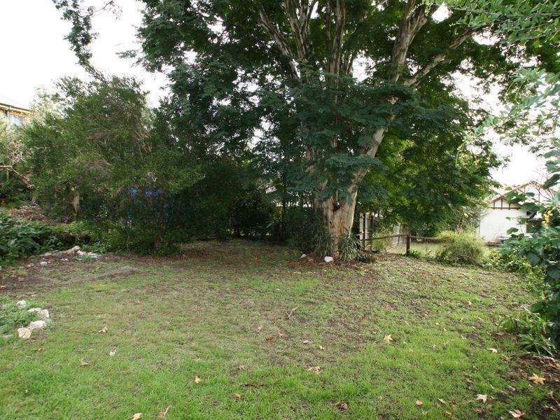 2 Milford Street, Ipswich QLD 4305