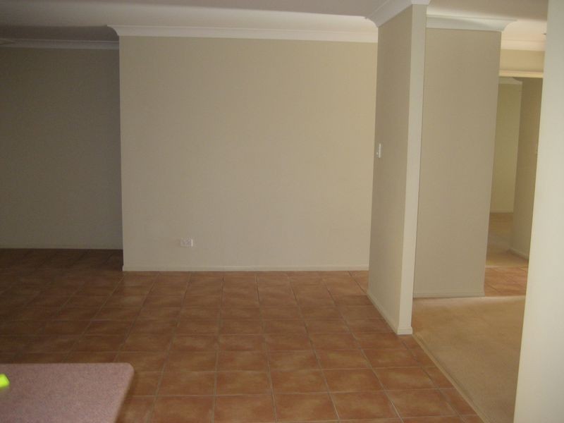 25 Yew St, Yamanto QLD 4305