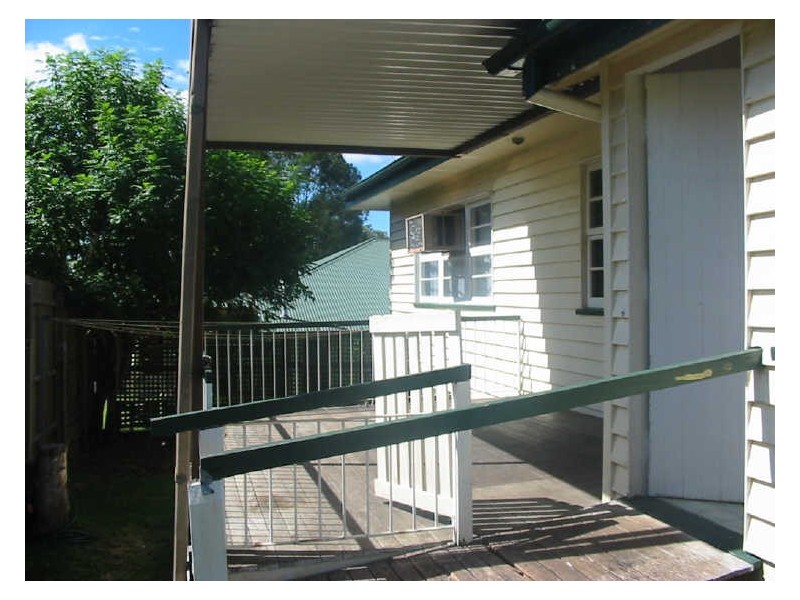 8 Miller Street, North Booval QLD 4304