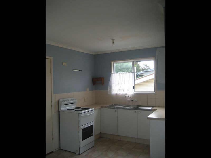 6 Selwyn Street, North Booval QLD 4304