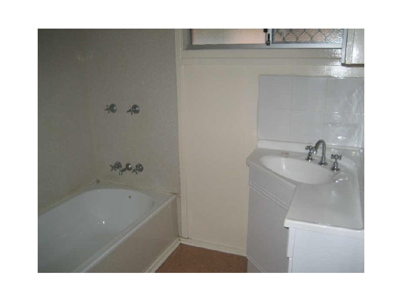 12 Kevin Street, Riverview QLD 4303