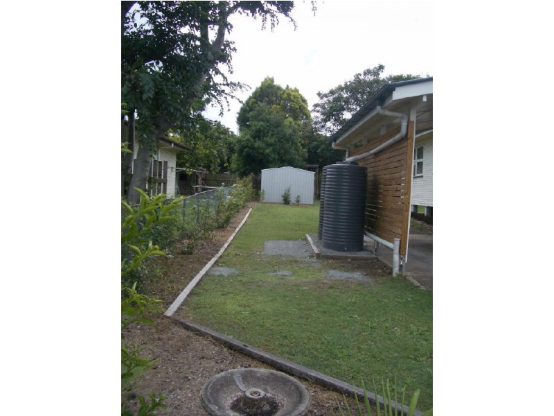 68 Robertson Rd, Eastern Heights QLD 4305