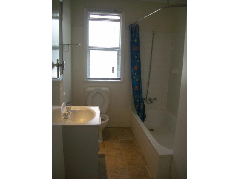 68 Robertson Rd, Eastern Heights QLD 4305