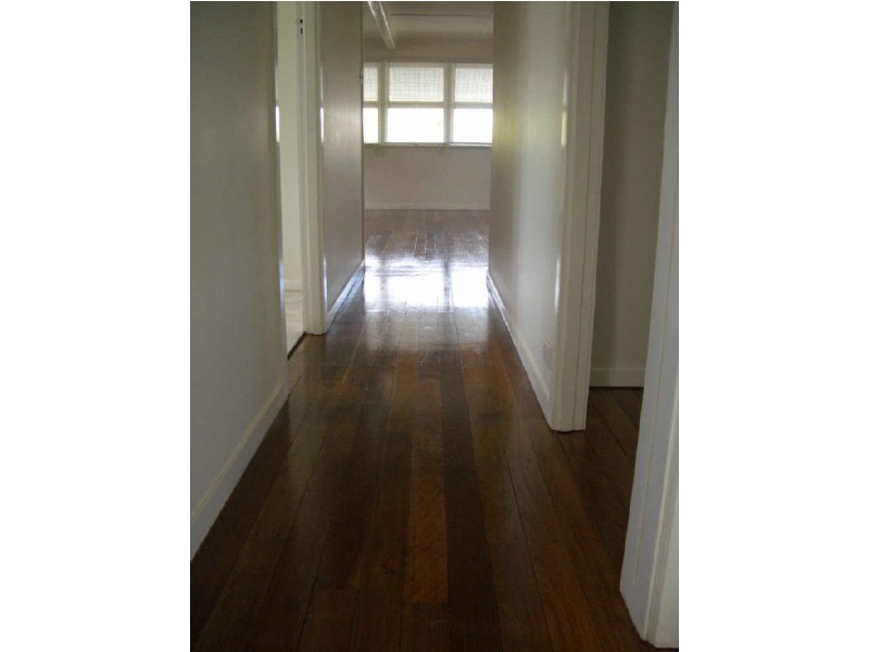 68 Robertson Rd, Eastern Heights QLD 4305