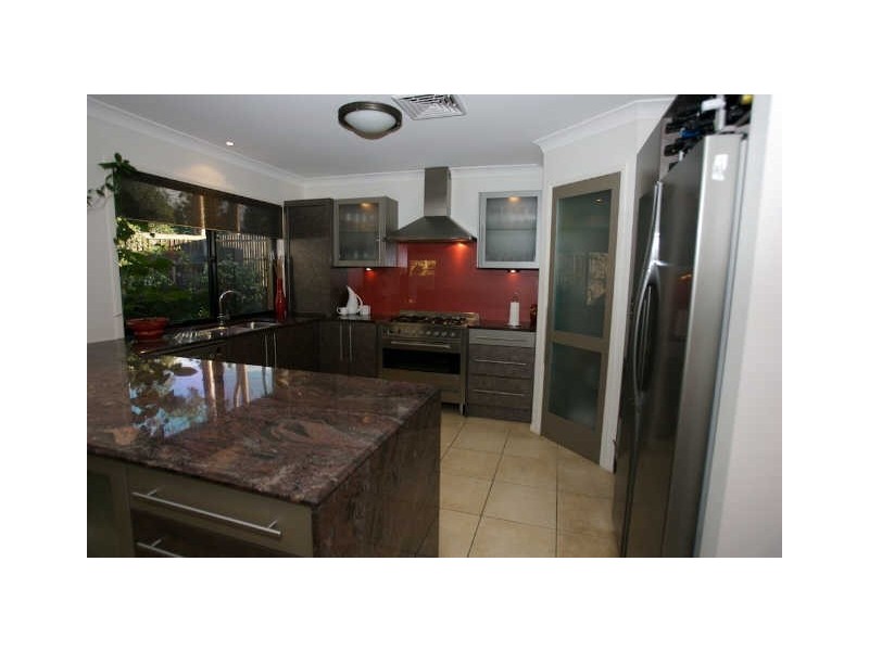 14 Chestnut Place, Forest Lake QLD 4078