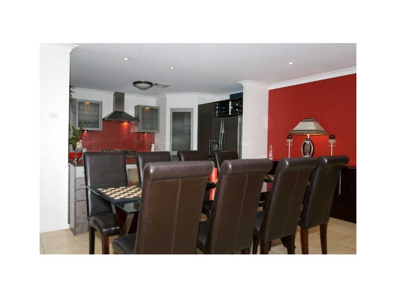 14 Chestnut Place, Forest Lake QLD 4078