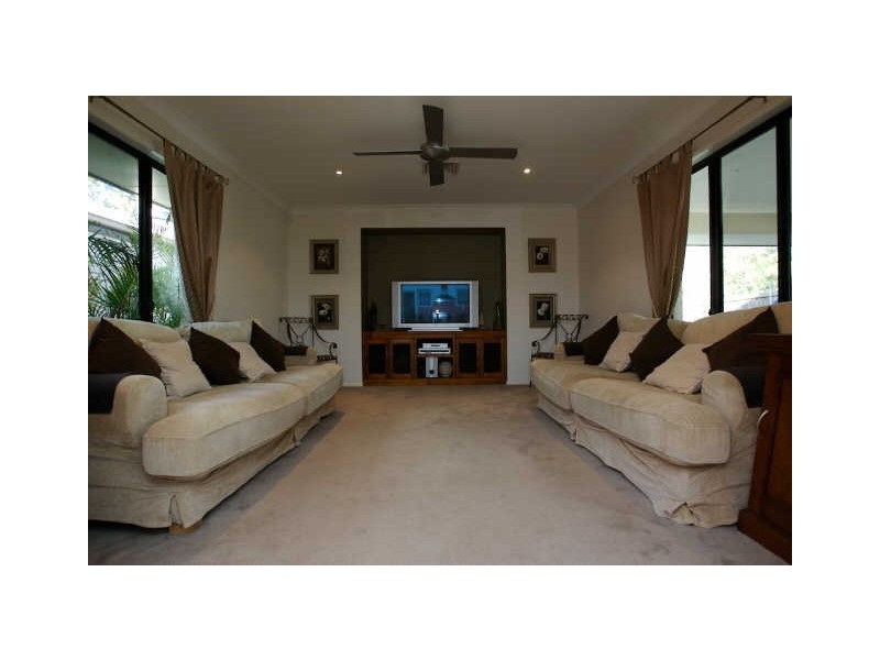14 Chestnut Place, Forest Lake QLD 4078