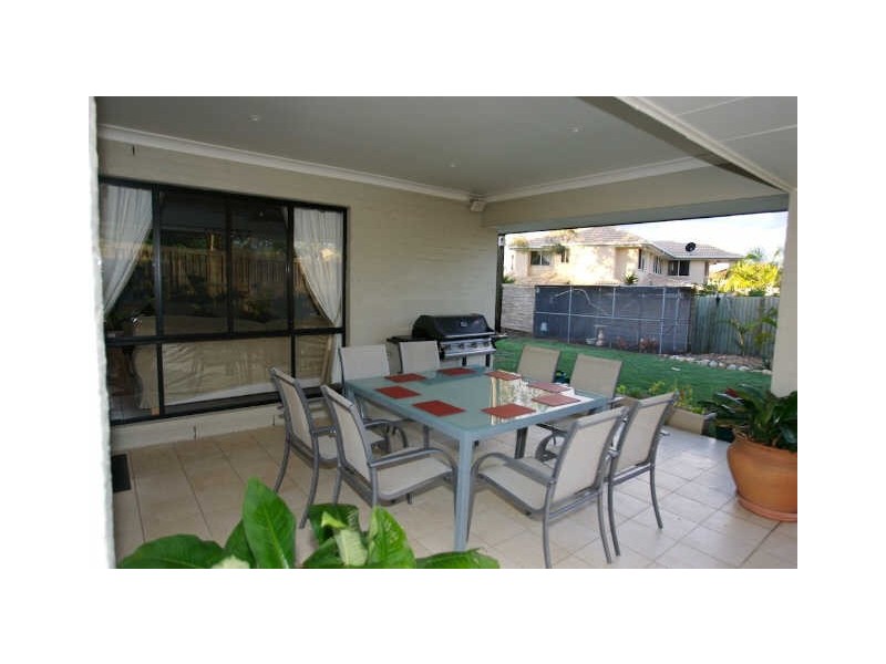 14 Chestnut Place, Forest Lake QLD 4078