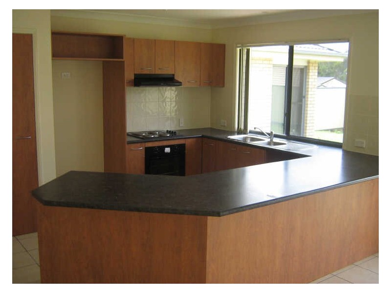4 Ivanhoe Place, Brassall QLD 4305