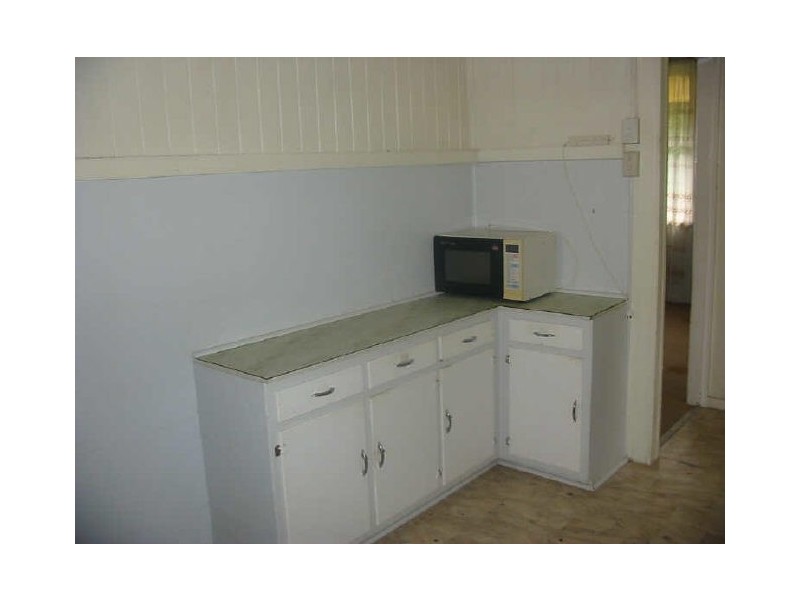 2/8 Omar Street, West Ipswich QLD 4305