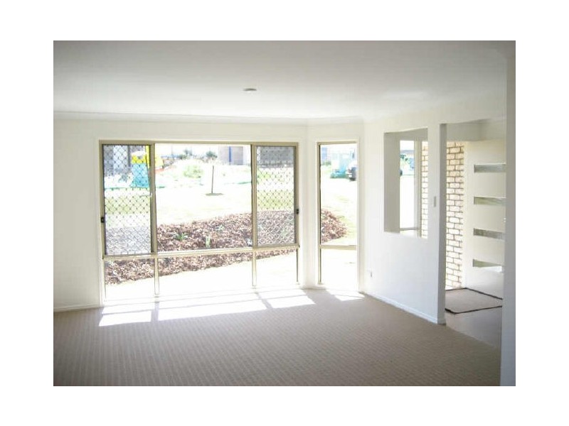 9 Donald Place, Brassall QLD 4305