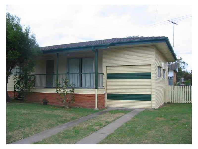 18 Trudy Street, Raceview QLD 4305