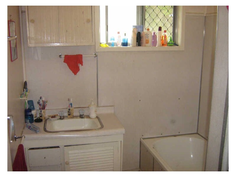 18 Trudy Street, Raceview QLD 4305