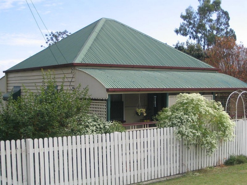 12 Tongue Street, East Ipswich QLD 4305