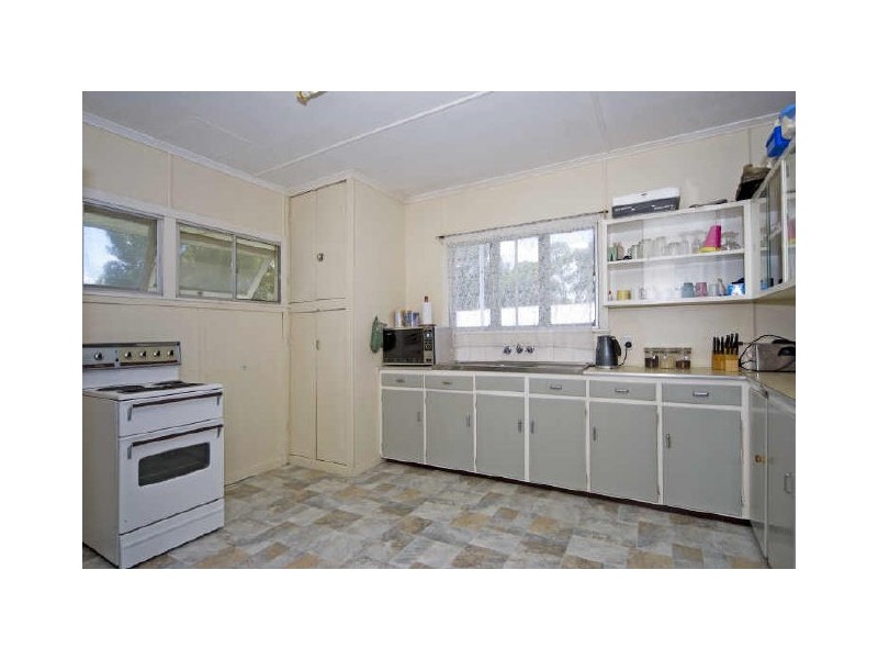 26 Lindsay Street, Bundamba QLD 4304