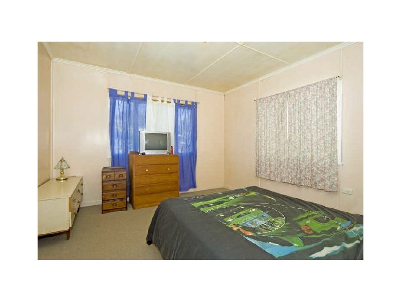 26 Lindsay Street, Bundamba QLD 4304