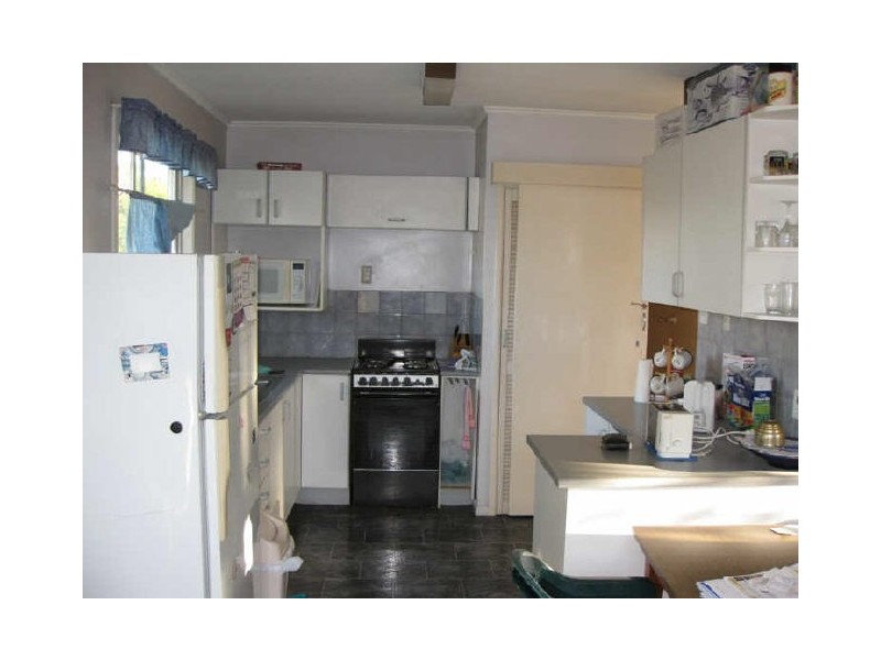 16 Raceview Street, Raceview QLD 4305