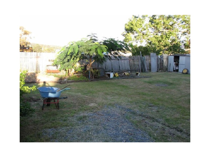 16 Raceview Street, Raceview QLD 4305