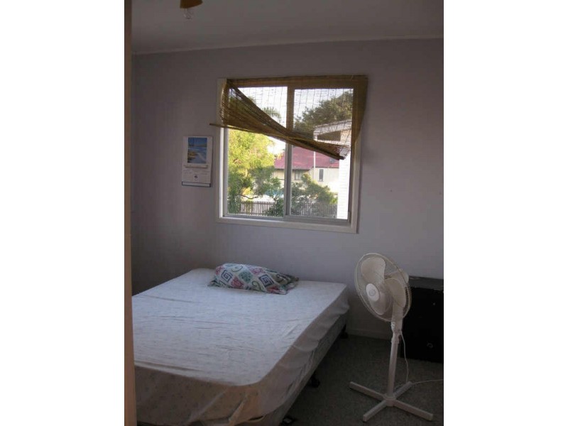 16 Raceview Street, Raceview QLD 4305